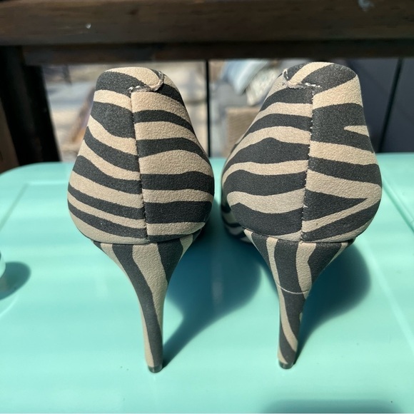 Worthington Zito Faux Suede Zebra High Heel Pumps 9 - Picture 4 of 10
